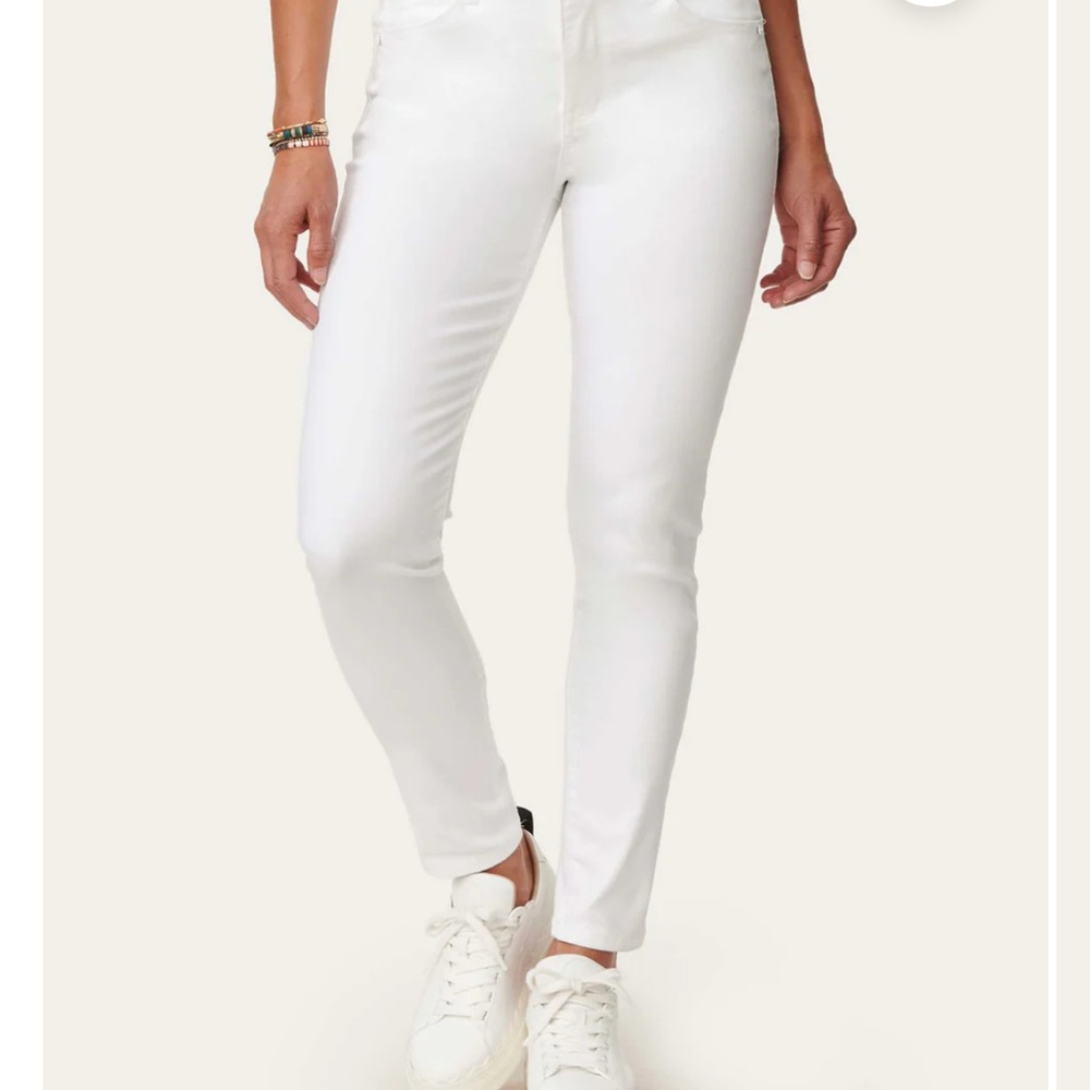 Democracy “Ab” Solution High Rise White Denim Ankle Length Jeans